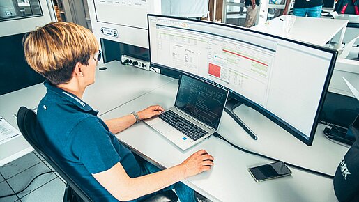 Projektbearbeitung mit Dataflor Software an mehreren Bildschirmen