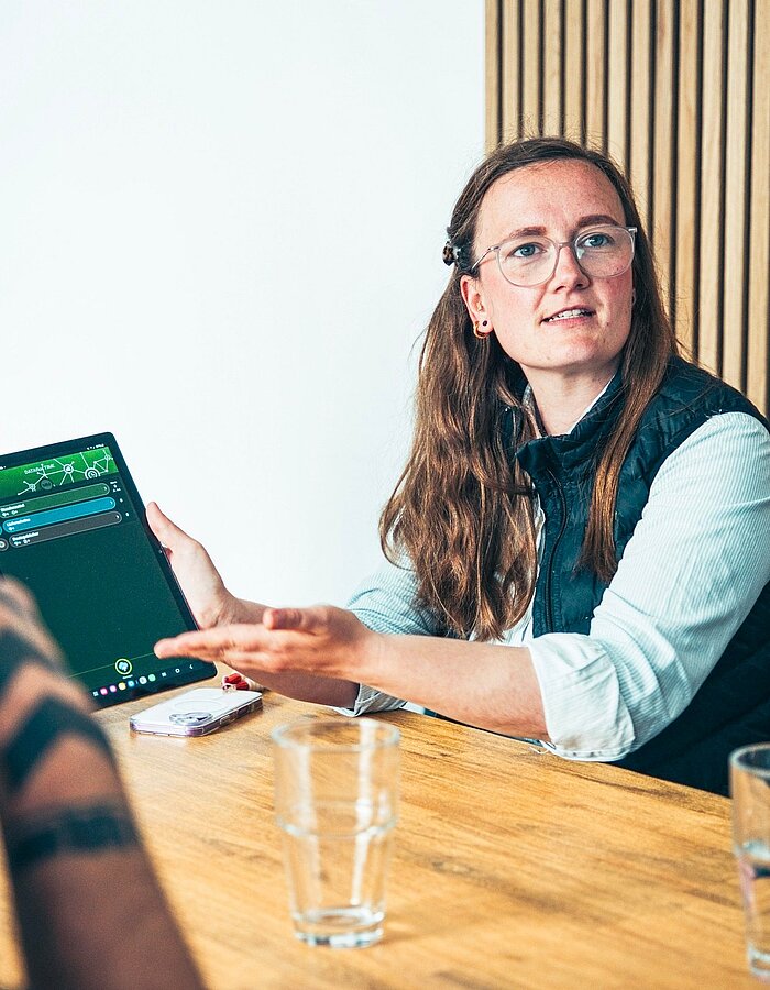 Dataflor Mitarbeiter im Beratungsgespräch zu digitalen Bauprozessen